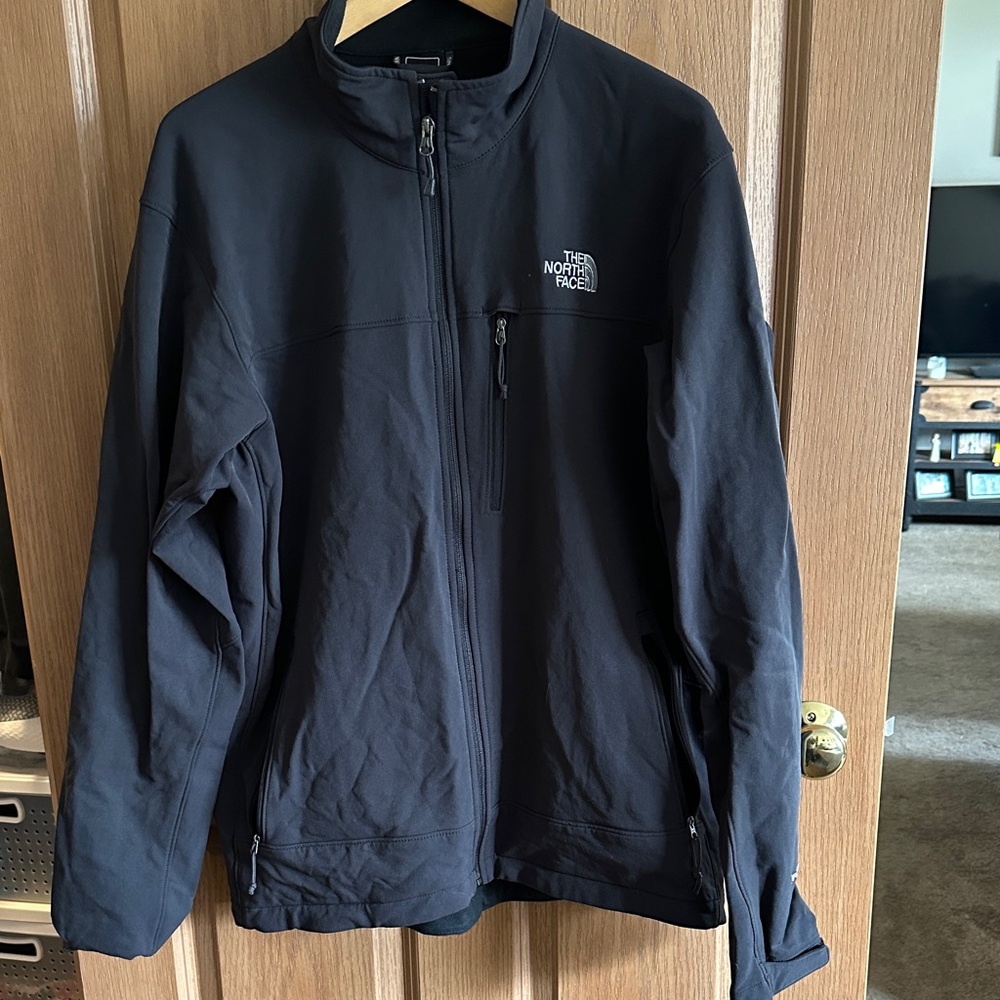 The North Face Men's Black Performance Softshell Jacket